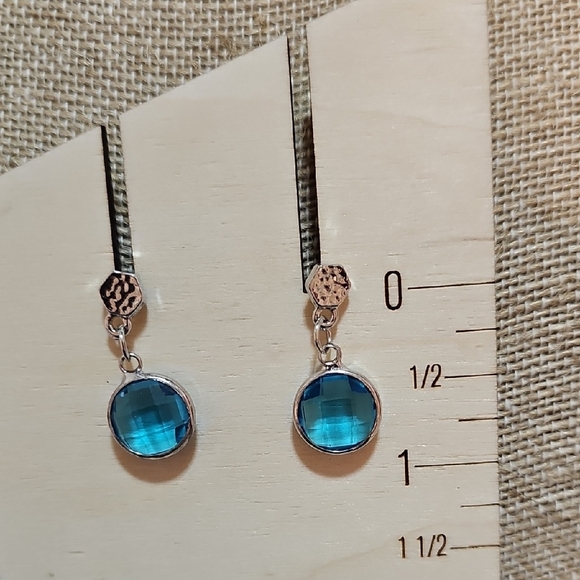 2 Pair Of Red And Blue Silver Drop Earrings. - Picture 3 of 3